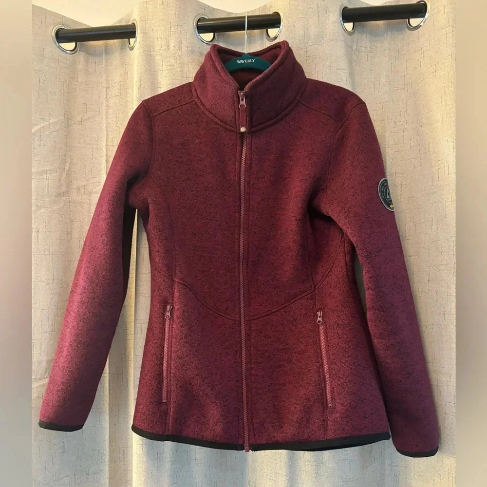 Ascend Women’s Full Zippered Sweater, Size S with Sherpa Lining. Purple/Black‎